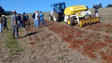 Demonstrao de tecnologia agrcola refora a importncia da conservao do solo