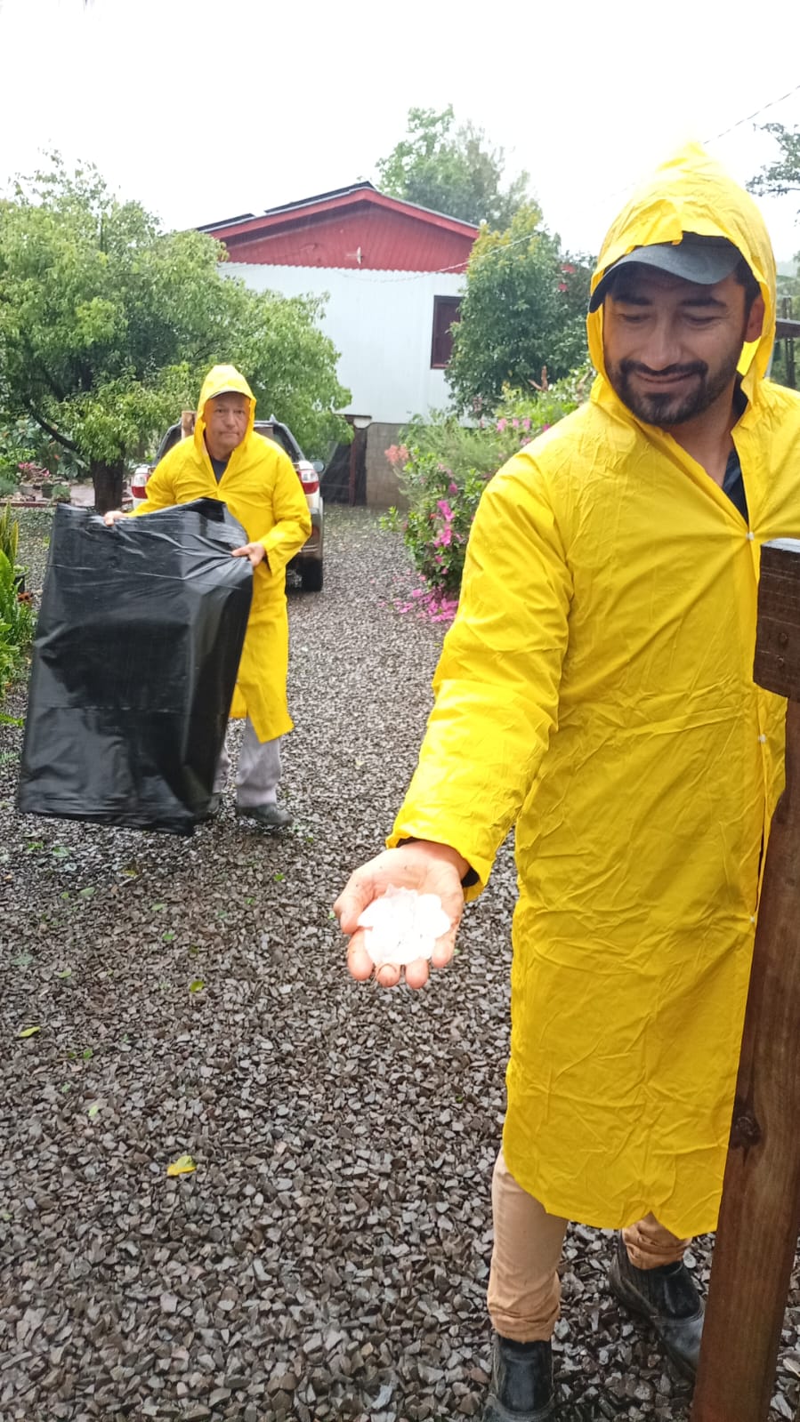 Chuva de granizo causa danos no interior de Maximiliano de Almeida